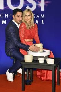 Eko Fresh und Ehefrau Sarah bei der Gala-Premiere von Ghost - Das Musical im Stage Theater des Westens. Berlin, 07.12.2017