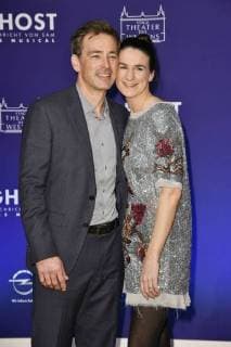 Jan Sosniok und Ehefrau Nadine bei der Gala-Premiere von Ghost - Das Musical im Stage Theater des Westens. Berlin, 07.12.20