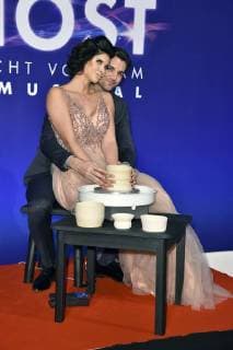 Micaela Schäfer mit Freund Felix Steiner bei der Gala-Premiere von Ghost - Das Musical im Stage Theater des Westens. Berlin, 07.12.2017