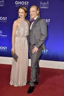 Anne-Catrin Wahls (ehemals Märzke) mit Begleitung bei der Gala-Premiere von Ghost - Das Musical im Stage Theater des Westens. Berlin, 07.12.2017