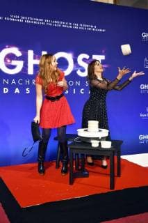 Claudia Campus und Jean Bork bei der Gala-Premiere von Ghost - Das Musical im Stage Theater des Westens. Berlin, 07.12.2017