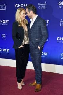Caroline Beil mit Freund Philipp Sattler bei der Gala-Premiere von Ghost - Das Musical im Stage Theater des Westens. Berlin, 07.12.2017