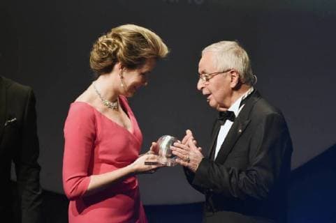 Königin Mathilde von Belgien und Klaus Töpfer bei der Verleihung des 10. Deutschen Nachhaltigkeitspreises 2017 im Maritim Hotel. Düsseldorf, 08.12.2017