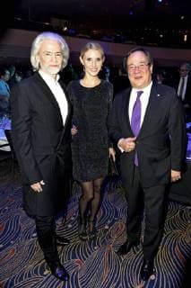 Hermann Bühlbecker, Stefanie Seiffert und Armin Laschet bei der Verleihung des 10. Deutschen Nachhaltigkeitspreises 2017 im Maritim Hotel. Düsseldorf, 08.12.2017