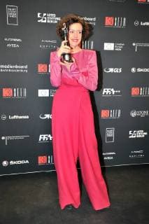 Maria Schrader, Preistraegerin (Publikumspreis) Ankunft am roten Teppich 30 Jahre European Film Awards (EFA) im Haus der Berliner Filmfestspiele am 09.12.2017