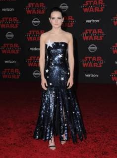 December 9, 2017 - Los Angeles, CA, U.S. - 09 December 2017 - Los Angeles, California - Daisy Ridley. Premiere Of Disney Pictures And Lucasfilm s Star Wars: The Last Jedi held at The Shrine Auditorium in Los Angeles Photo Credit: AdMedia Los Angeles U.S. - ZUMAa123 20171209_zaa_a123_010 Copyright: xBirdiexThompsonx