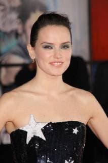 Daisy Ridley at the World Premiere of Lucasfilm s Star Wars: The Last Jedi held at the Shrine Auditorium in Los Angeles, CA, December 9, 2017.  Copyright: xJosephxMartinezx 33492_001JM