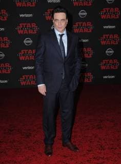 December 9, 2017 - Los Angeles, CA, U.S. - 09 December 2017 - Los Angeles, California - Benicio Del Toro. Premiere Of Disney Pictures And Lucasfilm s Star Wars: The Last Jedi held at The Shrine Auditorium in Los Angeles Photo Credit: AdMedia Los Angeles U.S. - ZUMAa123 20171209_zaa_a123_087 Copyright: xBirdiexThompsonx