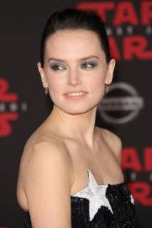 Daisy Ridley at the World Premiere of Lucasfilm s Star Wars: The Last Jedi held at the Shrine Auditorium in Los Angeles, CA, December 9, 2017.  Copyright: xJosephxMartinezx 33492_118JM
