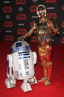 R2 D2, C3PO at the World Premiere of Lucasfilm s Star Wars: The Last Jedi held at the Shrine Auditorium in Los Angeles, CA, December 9, 2017.  Copyright: xJosephxMartinezx 33492_130JM
