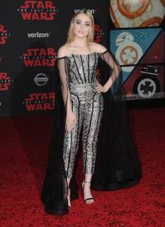 December 9, 2017 - Los Angeles, CA, U.S. - 09 December 2017 - Los Angeles, California - Meg Donnelly. Premiere Of Disney Pictures And Lucasfilm s Star Wars: The Last Jedi held at The Shrine Auditorium in Los Angeles Photo Credit: AdMedia Los Angeles U.S. - ZUMAa123 20171209_zaa_a123_175 Copyright: xBirdiexThompsonx