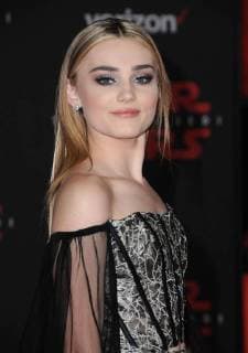 December 9, 2017 - Los Angeles, CA, U.S. - 09 December 2017 - Los Angeles, California - Meg Donnelly. Premiere Of Disney Pictures And Lucasfilm s Star Wars: The Last Jedi held at The Shrine Auditorium in Los Angeles Photo Credit: AdMedia Los Angeles U.S. - ZUMAa123 20171209_zaa_a123_179 Copyright: xBirdiexThompsonx