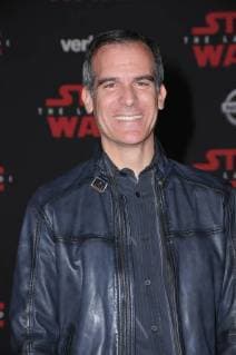 December 9, 2017 - Los Angeles, CA, U.S. - 09 December 2017 - Los Angeles, California - Eric Garcetti. Premiere Of Disney Pictures And Lucasfilm s Star Wars: The Last Jedi held at The Shrine Auditorium in Los Angeles Photo Credit: AdMedia Los Angeles U.S. - ZUMAa123 20171209_zaa_a123_322 Copyright: xBirdiexThompsonx