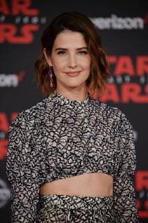 Actress Cobie Smulders attends the premiere of the sci-fi motion picture fantasy Star Wars: The Last Jedi at the Shrine Auditorium in Los Angeles on December 9, 2017. Storyline: Having taken her first steps into the Jedi world, Rey joins Luke Skywalker on an adventure with Leia, Finn and Poe that unlocks mysteries of the Force and secrets of the past.  LAP20171209208 JIMxRUYMEN