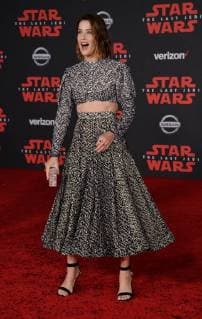 Actress Cobie Smulders attends the premiere of the sci-fi motion picture fantasy Star Wars: The Last Jedi at the Shrine Auditorium in Los Angeles on December 9, 2017. Storyline: Having taken her first steps into the Jedi world, Rey joins Luke Skywalker on an adventure with Leia, Finn and Poe that unlocks mysteries of the Force and secrets of the past.  LAP20171209212 JIMxRUYMEN