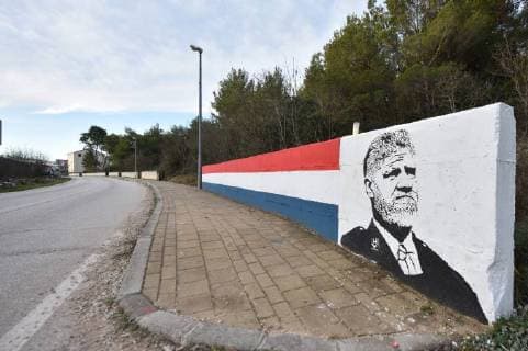 Bilder des Tages Slobodan Praljak mural 10.12.2017., Bilice - Unknown artist made a mural for general Slobodan Praljak on the entrance of Bilice near Sibenik city. Slobodan Praljak died after drinking poison at the Hague court.  HrvojexJelavic PIXSELL