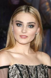 Meg Donnelly bei der Star Wars: The Last Jedi Film Premiere am 9.12.2017 in Los Angeles Star Wars: The Last Jedi World Premiere in Los Angeles, 2017