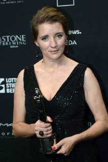 Josefin Asberg mit dem Preis für das este Szenenbild in The Square bei der Verleihung des 30. Europäischen Filmpreises 2017 im Haus der Berliner Festspiele. Berlin, 09.12.2017