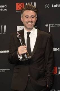 William Oldroyd mit dem Preis für den besten Erstlingsfilm Lady Macbeth bei der Verleihung des 30. Europäischen Filmpreises 2017 im Haus der Berliner Festspiele. Berlin, 09.12.2017