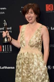 Katarzyna Lewinska mit dem Preis für das beste Kostümbild in Pokot Die Spur bei der Verleihung des 30. Europäischen Filmpreises 2017 im Haus der Berliner Festspiele. Berlin, 09.12.2017