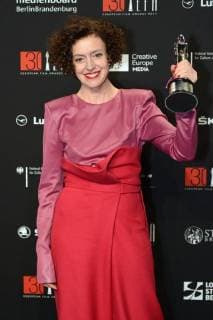 Maria Schrader mit dem Publikumspreis für die Regie bei Vor der Morgenröte bei der Verleihung des 30. Europäischen Filmpreises 2017 im Haus der Berliner Festspiele. Berlin, 09.12.2017