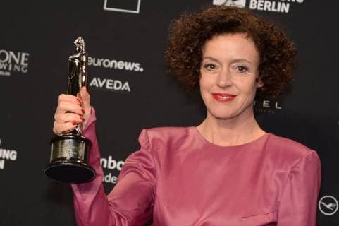 Maria Schrader mit dem Publikumspreis für die Regie bei Vor der Morgenröte bei der Verleihung des 30. Europäischen Filmpreises 2017 im Haus der Berliner Festspiele. Berlin, 09.12.2017