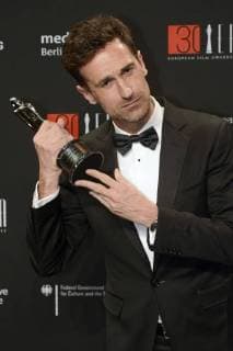 Oriol Tarrago mit dem Preis für den besten Sound bei A Monster Calls A Monster Calls , bei der Verleihung des 30. Europäischen Filmpreises 2017 im Haus der Berliner Festspiele. Berlin, 09.12.2017