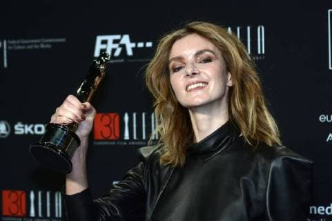 Anna Zamecka mit dem Preis für den besten Dokumentarfilm Komunia Kommunion bei der Verleihung des 30. Europäischen Filmpreises 2017 im Haus der Berliner Festspiele. Berlin, 09.12.2017