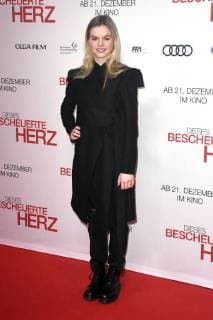 Sophia Schober bei der Premiere des Kinofilms Dieses bescheuerte Herz im Mathäser Filmpalast. München, 11.12.2017