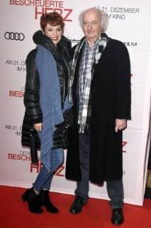 Herman Van Ulzen mit Begleitung bei der Premiere des Kinofilms Dieses bescheuerte Herz im Mathäser Filmpalast. München, 11.12.2017