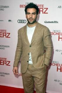 Elyas M Barek bei der Premiere des Kinofilms Dieses bescheuerte Herz im Mathäser Filmpalast. München, 11.12.2017