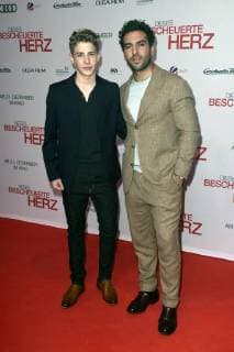 Philip Noah Schwarz und Elyas M Barek bei der Premiere des Kinofilms Dieses bescheuerte Herz im Mathäser Filmpalast. München, 11.12.2017