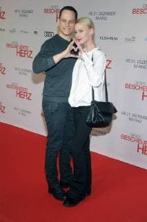 Vinzenz Kiefer mit Ehefrau Masha Tokareva Special Screening zur Premiere von dieses bescheuerte Herz, nach einer wahren Geschichte im Kino Zoo Palast in Berlinam 12.12.2017
