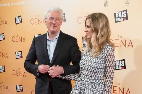 Richard Gere, der Schauspieler mit seiner Freundin Alejandra Silva bei der The Dinner Film Premiere am 12.12.2017 in Madrid The Dinner Filmpremiere mit Richard Gere in Madrid, 2017