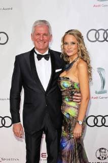 Alexander Schuhmacher (Audi Deutschland) mit Ehefrau Stefanie, Audi Generation Award 2017 im Hotel Bayerischer Hof in Muenchen am 13.12.2017