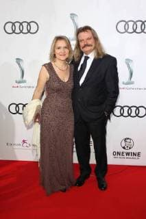 Leslie Mandoki mit Ehefrau Eva, Audi Generation Award 2017 im Hotel Bayerischer Hof in Muenchen am 13.12.2017