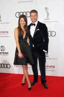 Raœl Richter mit Begleitung, Audi Generation Award 2017 im Hotel Bayerischer Hof in Muenchen am 13.12.2017