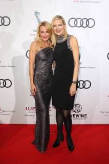 Sonja Kiefer mit Nina Ruge, Audi Generation Award 2017 im Hotel Bayerischer Hof in Muenchen am 13.12.2017