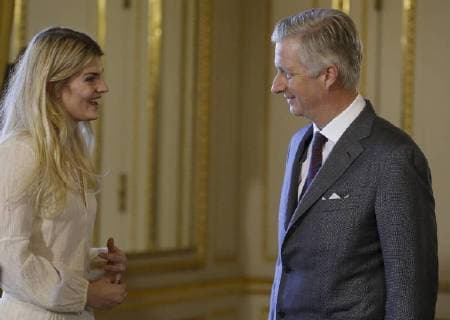 Emma Bale and King Philippe - Filip of Belgium pictured during the award ceremony of Belgodyssee at Royal Palace, Thursday 14 December 2017 in Brussels.  NICOLASxMAETERLINCK 05218695