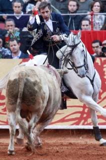 Pablo Hermoso de Mendoza beim Charity-Stierkampf zugunsten der Erdbebenopfer in der Stierkampfarena La Monumental. Mexiko-Stadt, 13.12.2017 Pablo Hermoso de Mendoza