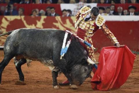 Jose Mari Manzanares beim Charity-Stierkampf zugunsten der Erdbebenopfer in der Stierkampfarena La Monumental. Mexiko-Stadt, 13.12.2017 Jose Mari Manzanares
