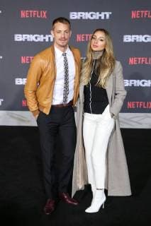 Joel Kinnaman und Cleo Wattenstrom bei der Bright (Netflix) Film Premiere am 13.12.2017 in Los Angeles Netflix s Bright Filmpremiere in Los Angeles, 2017