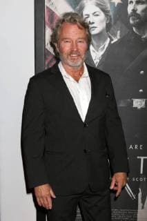 LOS ANGELES - DEC 14: John Savage at the Hostiles Premiere at Samuel Goldwyn Theater, The Academy of Motion Picture Arts and Sciences on December 14, 2017 in Beverly Hills, CA  Copyright: xKathyxHutchinsx xIPAx xHutchinsxPhotox