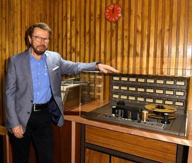 . 13 12 2017. London, United Kingdom. Björn Ulvaeus with 2 track analog 1 4 and 24 track analog 2 tape recorder, c. 1978, in re-creation of Polar Recording Studios. Immersive exhibition charting the music, lyrics, creative process and influence of iconic Swedish pop band, displaying objects from Stockholm s ABBA: The Museum and the group s private archives, at Southbank Centre, London.  xNilsxJorgensenx xi-Imagesx IIM-16587-0023