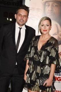 Kathleen Robertson und ihr Ehemann Chris Cowles bei der Father Figures Film Premiere am 13.12.2017 in Los Angeles Father Figures Film Premiere in Hollywood, Los Angeles, 2017