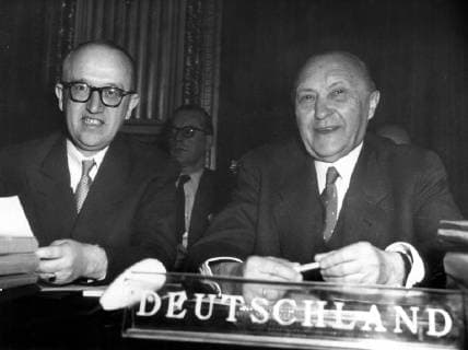 State Secretary for foreign affairs, Walter Hallstein and Chancellor Konrad Adenauer representing Germany at the 6 Nations European political community project conference. 5 December 1953, Copyright: Topfoto  !ACHTUNG AUFNAHMEDATUM GESCHÄTZT! UnitedArchives1325690