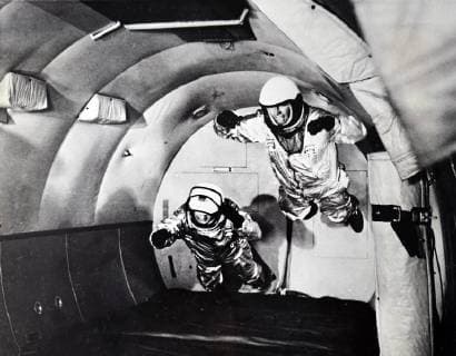 Photograph taken during the testing of a space suit. The engineer at the Republic Aviation Corporation s research laboratory, New York, testing suits under development for use in the U.S. Apollo mission. Dated 20th century 917_05_WHA_106_0278