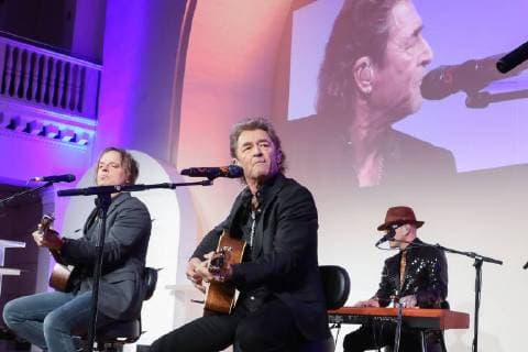 Hannover, 19.12.2017, HCC, Verleihung Leibniz Ring an Hans Georg Näder, Chef des Medizintechnik- und Prothesenherstellers Otto Bock aus Duderstadt (Kreis Göttingen), Peter Maffay und Band,