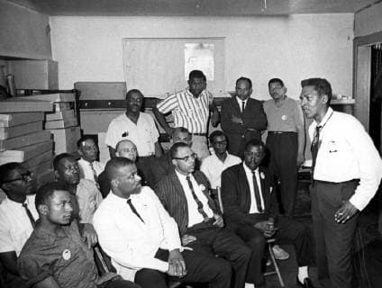 Bayard Rustin (right), deputy director and chief organiser of the civil rights march on Washington, speaks to march marshals at New York headquarters. 14 August 1963, New York City New York United States Copyright: Topfoto  !ACHTUNG AUFNAHMEDATUM GESCHÄTZT! UnitedArchives1347966