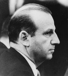 Jack Ruby sits emotionlessly as Judge Joe B. Brown reads the verdict in Ruby s trial on charges of murdering alleged presidential assassin Lee Harvey Oswald. 14 March 1964, Dallas Texas United States Copyright: Topfoto  !ACHTUNG AUFNAHMEDATUM GESCHÄTZT! UnitedArchives1348007